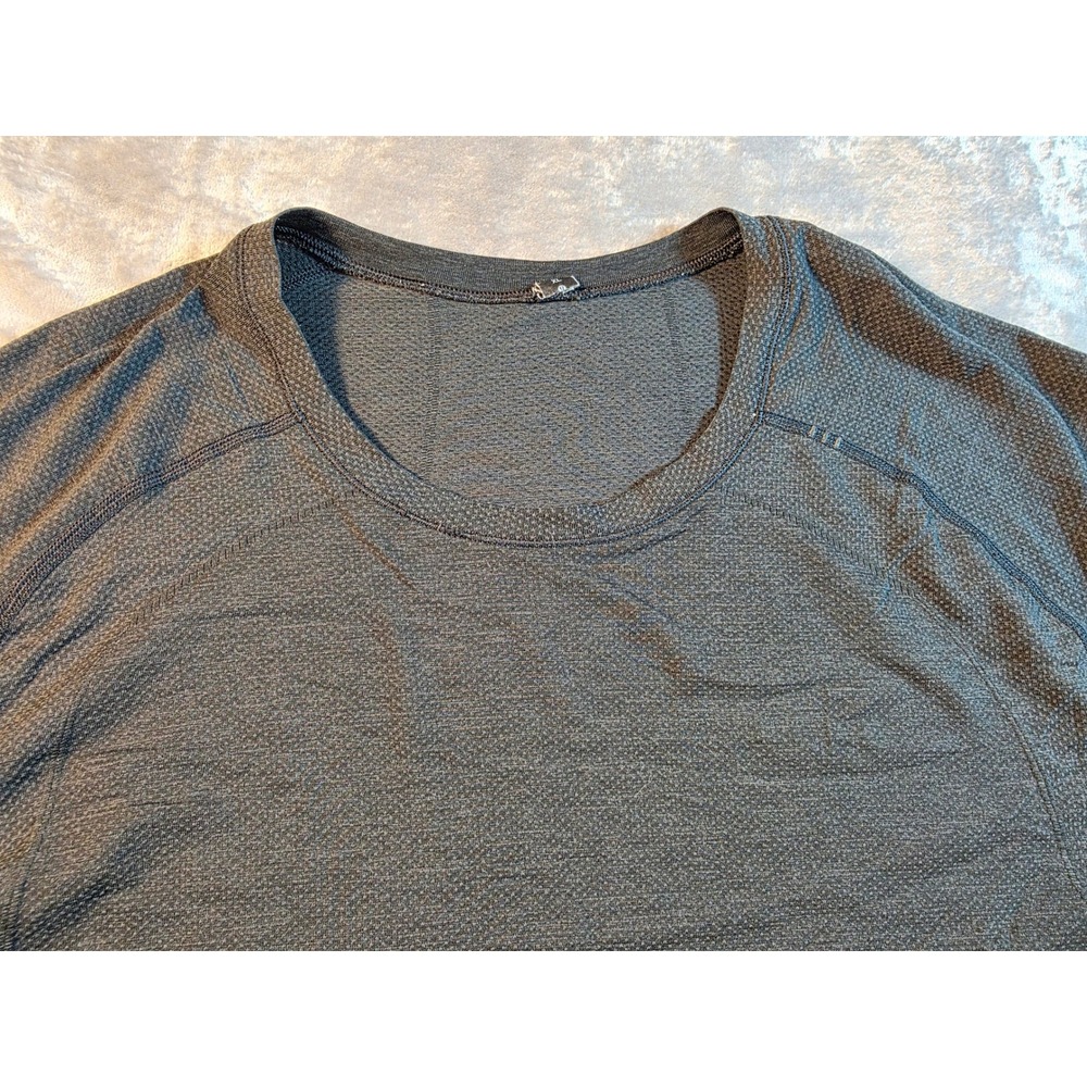 Lululemon Metal Vent Tech Shirt Mens XL Grey Short Sleeve Workout Training Top - Picture 4 of 7